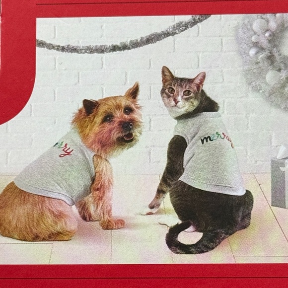 Wondershop Light Gray Pet Sweatshirt with Multicolor 'Merry' New - Picture 2 of 7